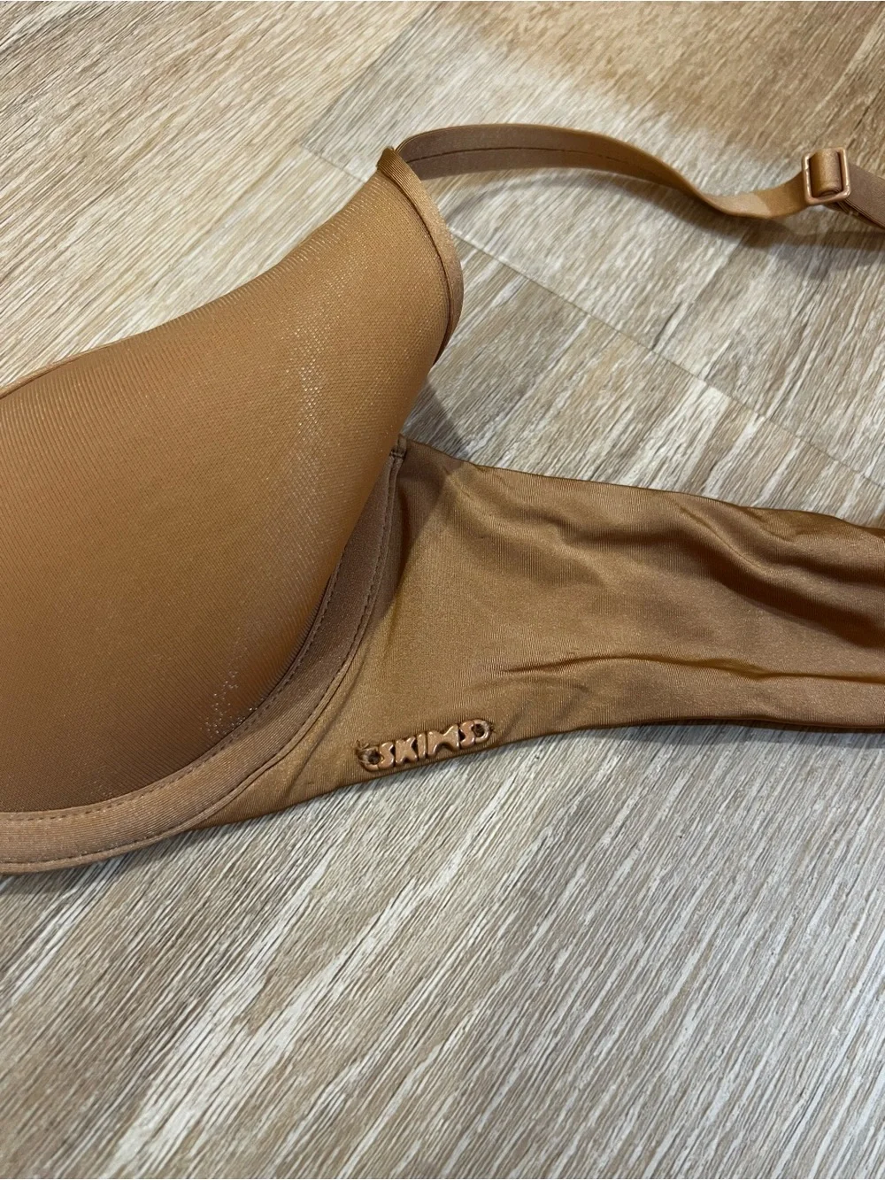 SKIMS Molded T-Shirt Bra - Caramel